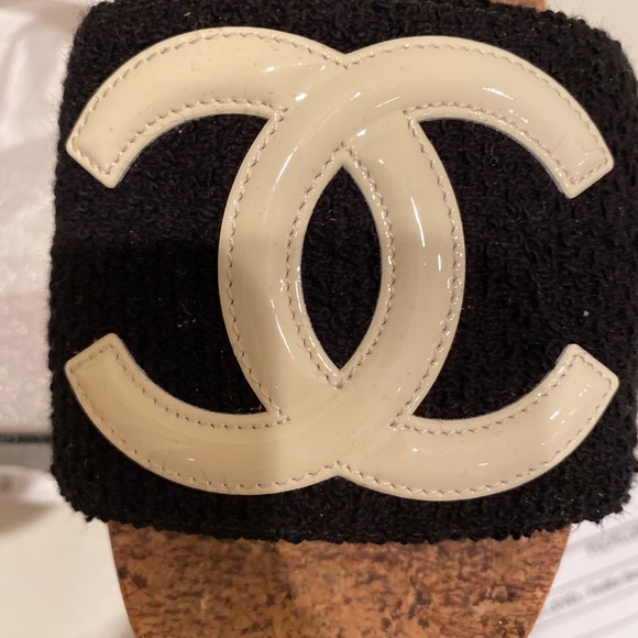 Chanel black and cream CC slides - Picture 6 of 12
